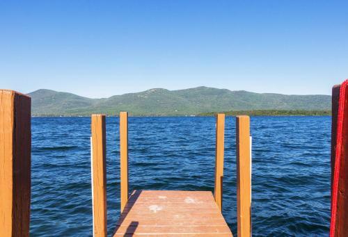 Hotel Flamingo Resort On Lake George