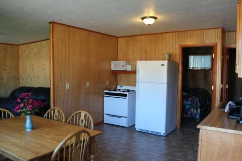 Hotel Flamingo Resort On Lake George