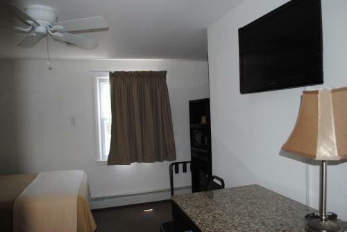 Shore Point Motel