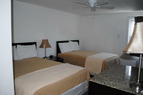 Shore Point Motel
