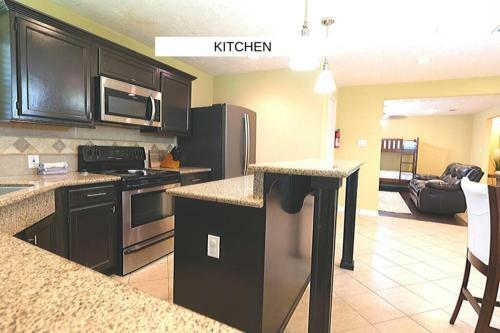 Downtown 25 Minutes, 8 Beds, 4 Bedrooms - Turtle Creek