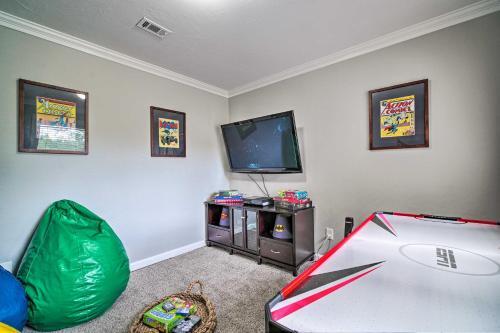Modern Montgomery Escape With Game Room And Porch
