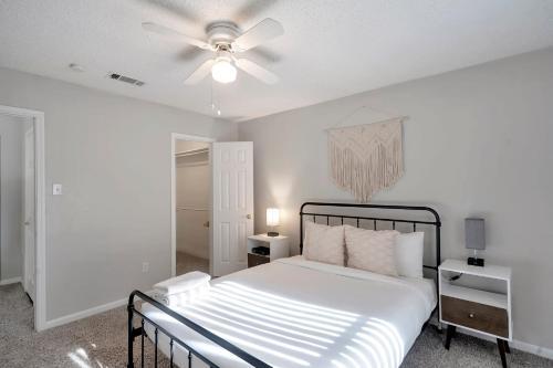Perfect Cozy Condo Near Midland College