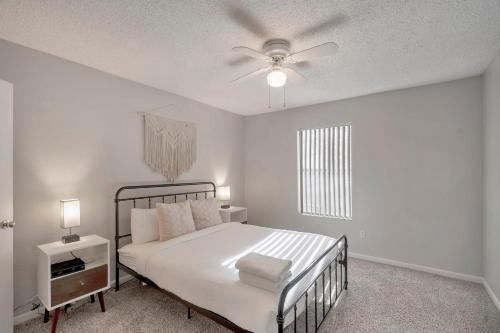 Perfect Cozy Condo Near Midland College