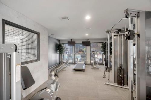Perfect Cozy Condo Near Midland College