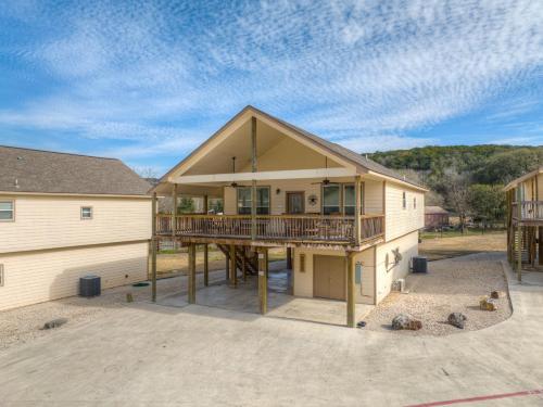 Let's Go Tubing! Awesome House-next To River!