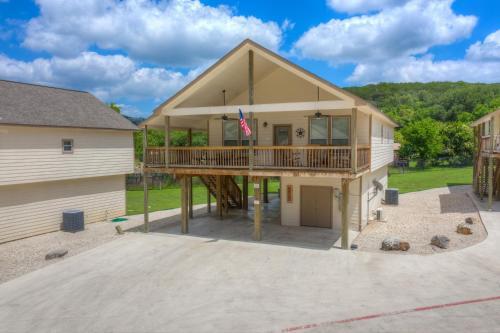 Let's Go Tubing! Awesome House-next To River!