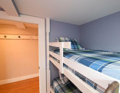 Sugar Shack, Beautiful & Updated, 2 Blocks From Beach, Pet Friendly! | Sugar Shack Lower