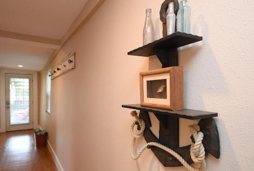 Sugar Shack, Beautiful & Updated, 2 Blocks From Beach, Pet Friendly! | Sugar Shack Lower