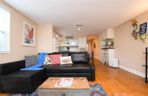 Sugar Shack, Beautiful & Updated, 2 Blocks From Beach, Pet Friendly! | Sugar Shack Lower