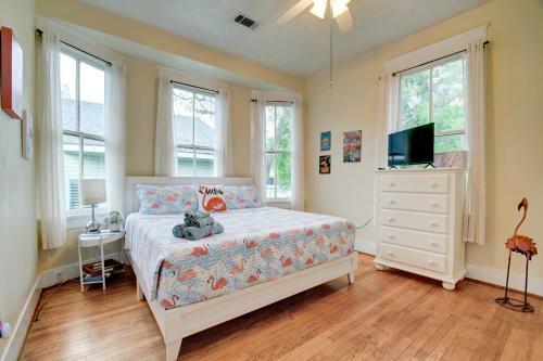 ?island Pride Bungalow? King Beds Near Beach!