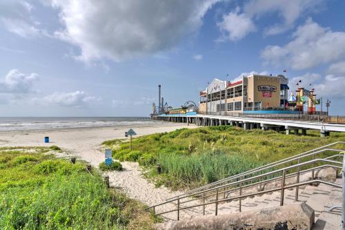 Beachy Keen House 1 Mi To Pleasure Pier!