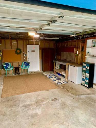 Gorgeous Bungalow Mins To Beach, Strand, & Utmb