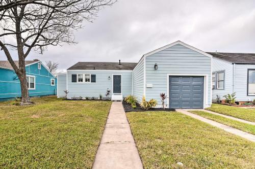 Bright And Airy Galveston Home Less Than 2 Mi To Beach!
