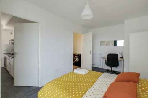Chic Apart With Parking And Balcony