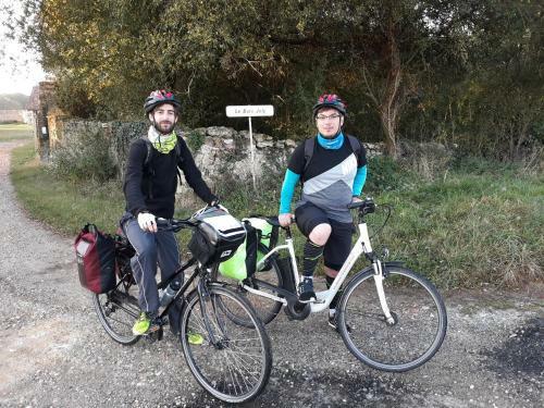 Agroturismo Manoir Du Bois Joly - Roulotte Gitane