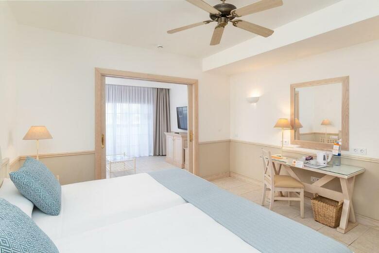 Hotel Gran Castillo Tagoro - Family & Fun Playa Blanca