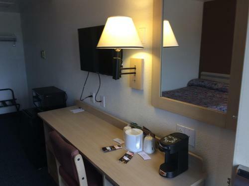 Motel 6 Raton