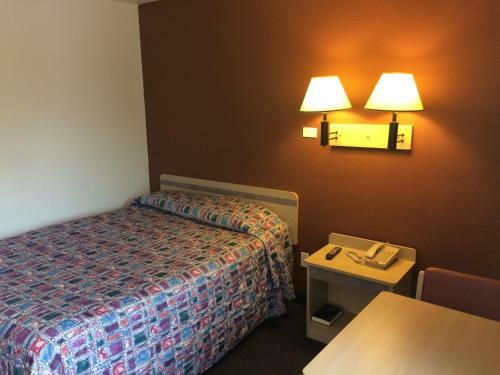 Motel 6 Raton
