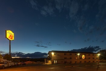 Motel Super 8 Raton