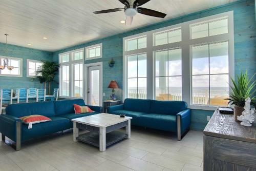 Port Aransas Escapes - Gulfwaters Beachfront Resort 101