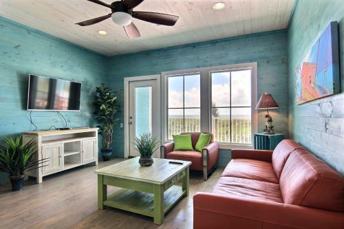 Port Aransas Escapes - Gulfwaters Beachfront Resort 101