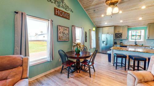 Gu321 Vacation Station Home