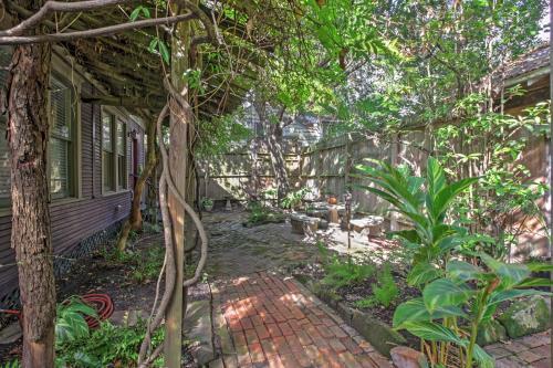 Quaint Houston Hideaway With Yard Less Than 3 Mi To Downtown