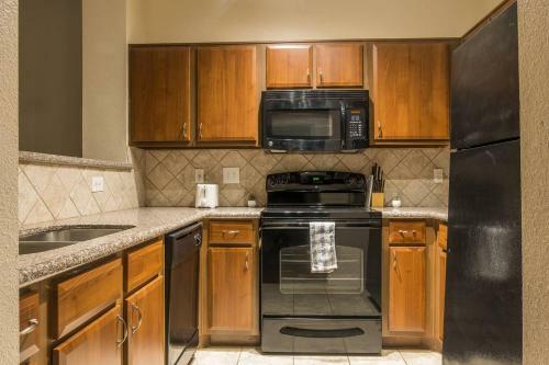 Apartamento Frontdesk Midtown Arbor Place Apts Houston, Tx