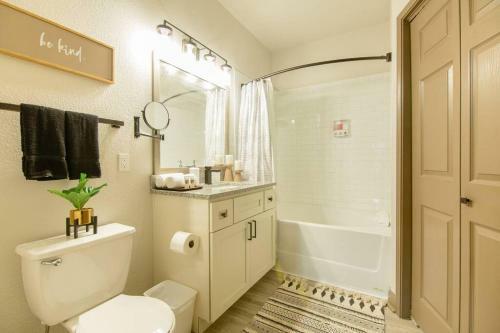 Apartamento Relaxing Suite With Free Parking, Fast Wifi