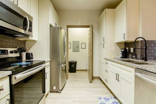 Apartamento Relaxing Suite With Free Parking, Fast Wifi
