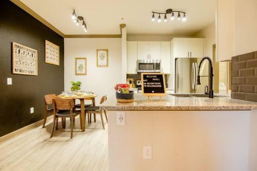 Apartamento Relaxing Suite With Free Parking, Fast Wifi