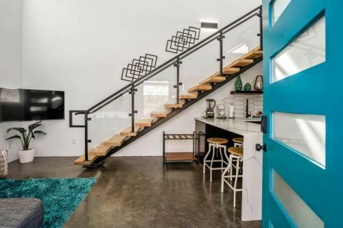 Quantum Tiny Loft At East End Revitalized