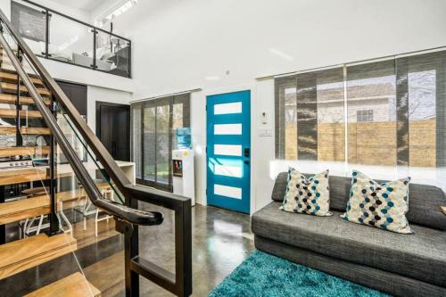 Quantum Tiny Loft At East End Revitalized