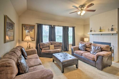 Cozy House With Yard And Fireplace - 3 Mi To Uh!