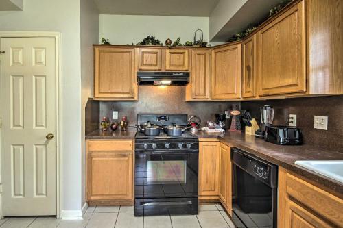 Cozy House With Yard And Fireplace - 3 Mi To Uh!