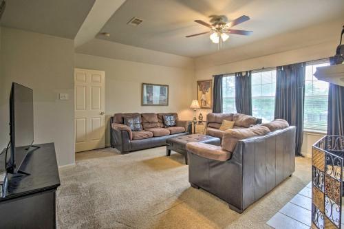 Cozy House With Yard And Fireplace - 3 Mi To Uh!