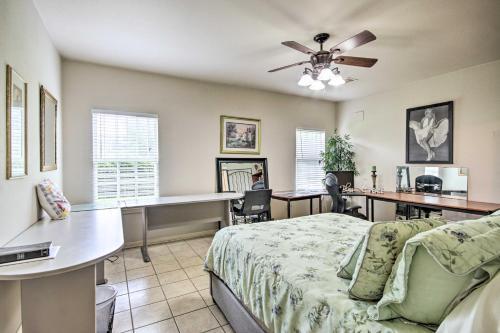 Cozy House With Yard And Fireplace - 3 Mi To Uh!