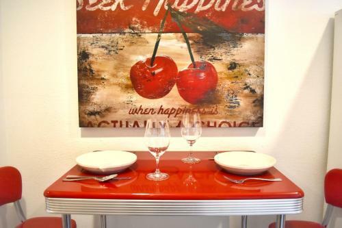 Apartamento Romantic Efficiency On Tree-lined Blvd - First Floor Living With Pool & Private Patio