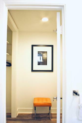 Apartamento Romantic Efficiency On Tree-lined Blvd - First Floor Living With Pool & Private Patio