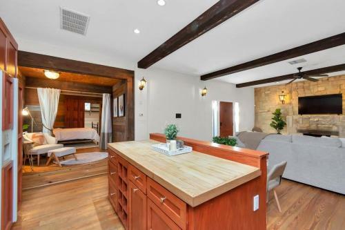 Hostal Montrose Hideaway - Private Guest Suite