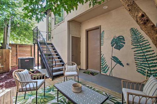 Chic Houston Townhome With Private Outdoor Lounge!