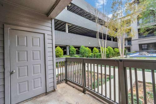 Apartamento Cosmopolitan Apt W/pool,parking,kingbed/ Walk2 Nrg