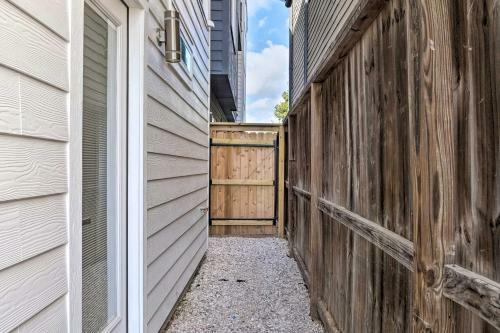 Sleek Luxurious Houston Retreat - 1 Mi To Downtown