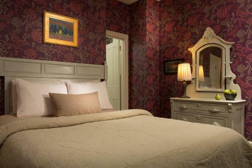 The Carroll Villa Hotel