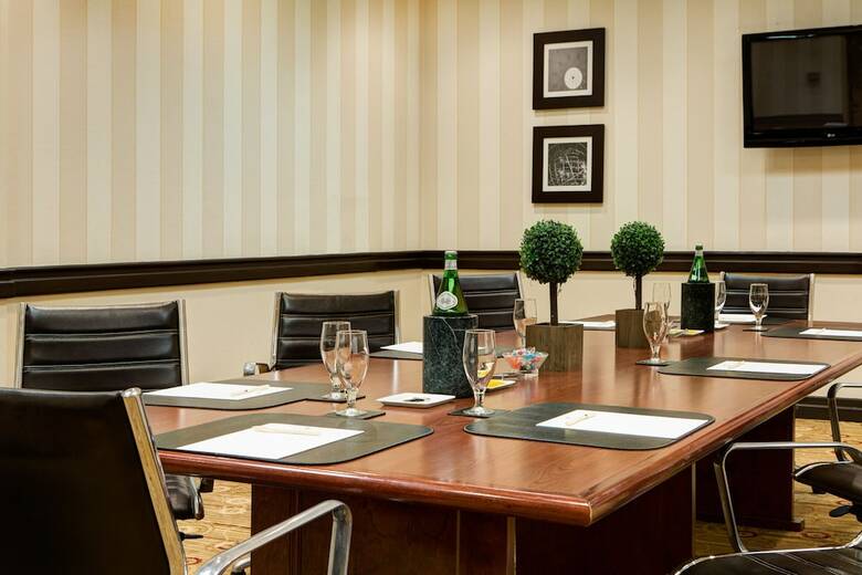 Hotel Doubletree By Hilton Newark