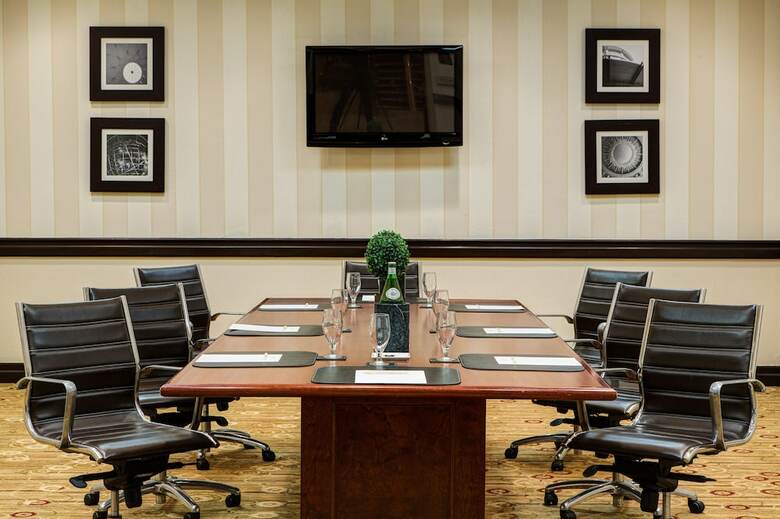Hotel Doubletree By Hilton Newark