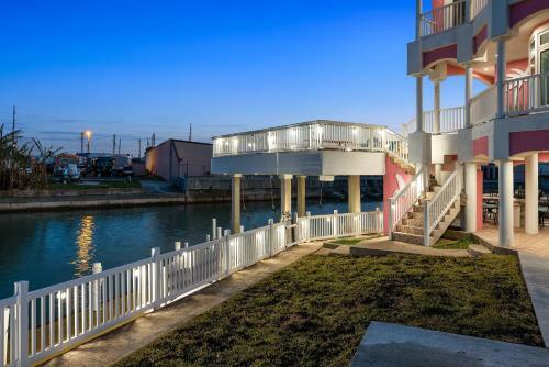 Pelican Point