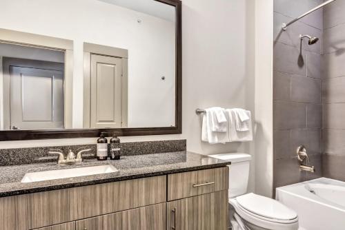 Wanderjaunt - Alexan Crossings Apartments
