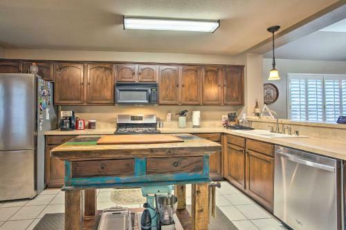 Charming Home With Yard, 25 Mi To Dtwn Dallas!